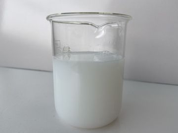 L'adoucissant blanc de silicone d'émulsion d'unité centrale d'aviveur en cuir non ionique de PVC, améliorent l'effet d'éclat de produit et la sensation